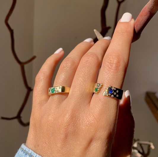 Open-Ring in Diamonds, Emeralds & Sapphires