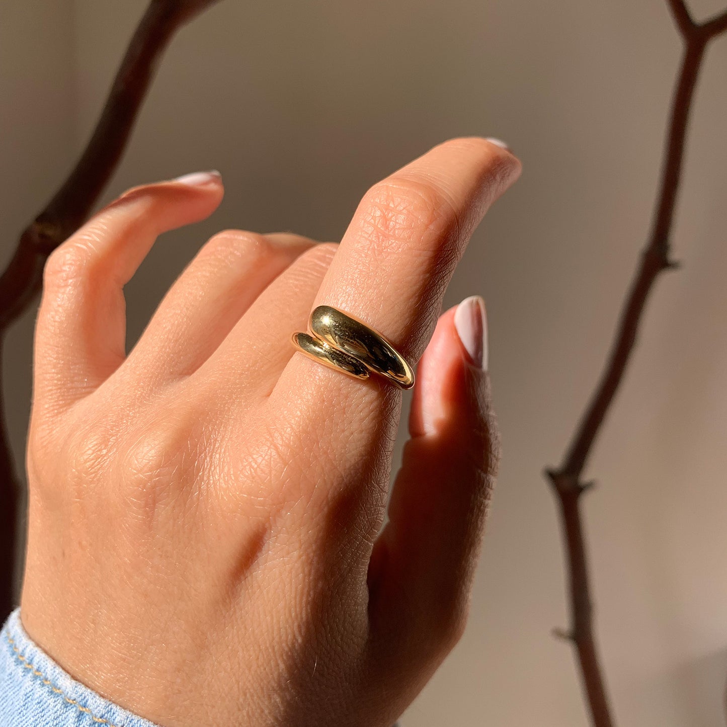 Double dome ring