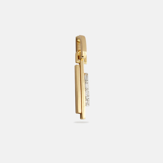 Maru Rhythm Charm in gold and baguette diamonds